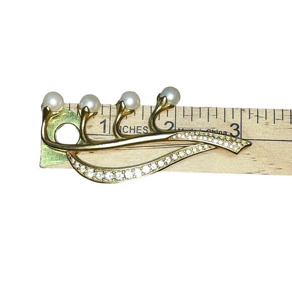 Swarovski Crystal Faux Pearl Brooch Pin Gold Tone Lily of the Valley Signed Swan - Picture 12 of 13